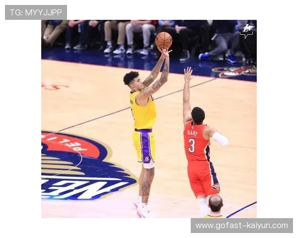 76人客战雄鹿，马克西与库兹马外线对决成焦点